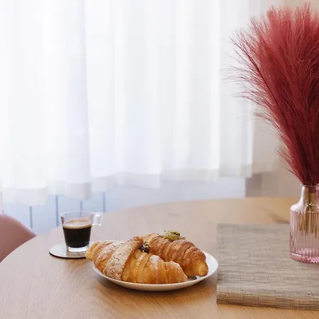 The Bronze Rose Bergamo