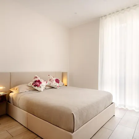 Apartament The Bronze Rose *